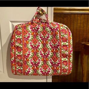 Like new Vera Bradley garment bag!!